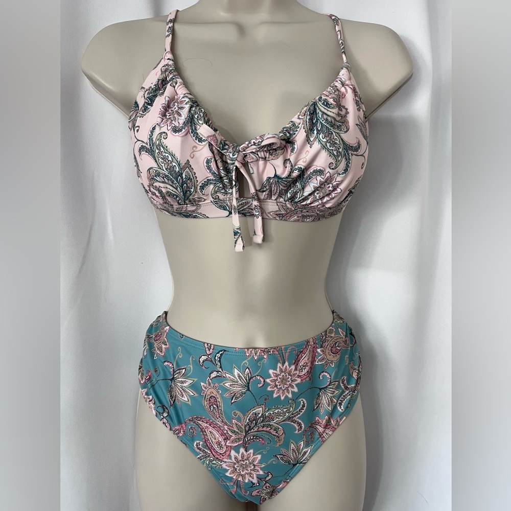 Cupshe Arty Petals Shirred Lace Back Bralette & Mid Ride Bikini Bottom Set - Picture 3 of 11